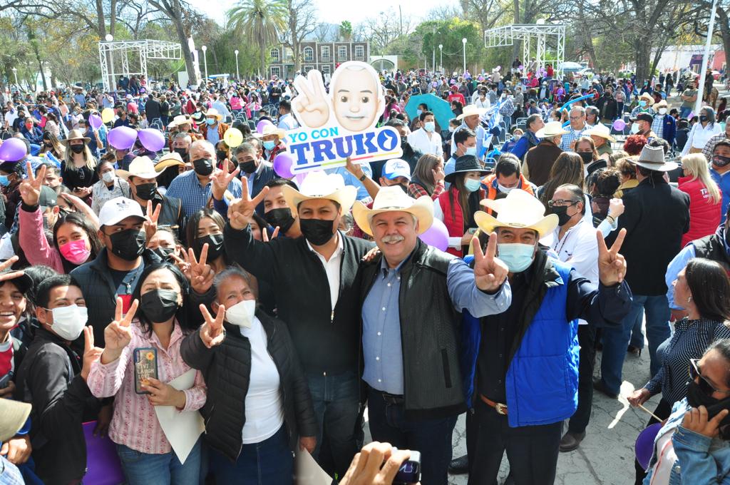 Trabajar en conjunto pide “El Truko” a militantes en Jaumave