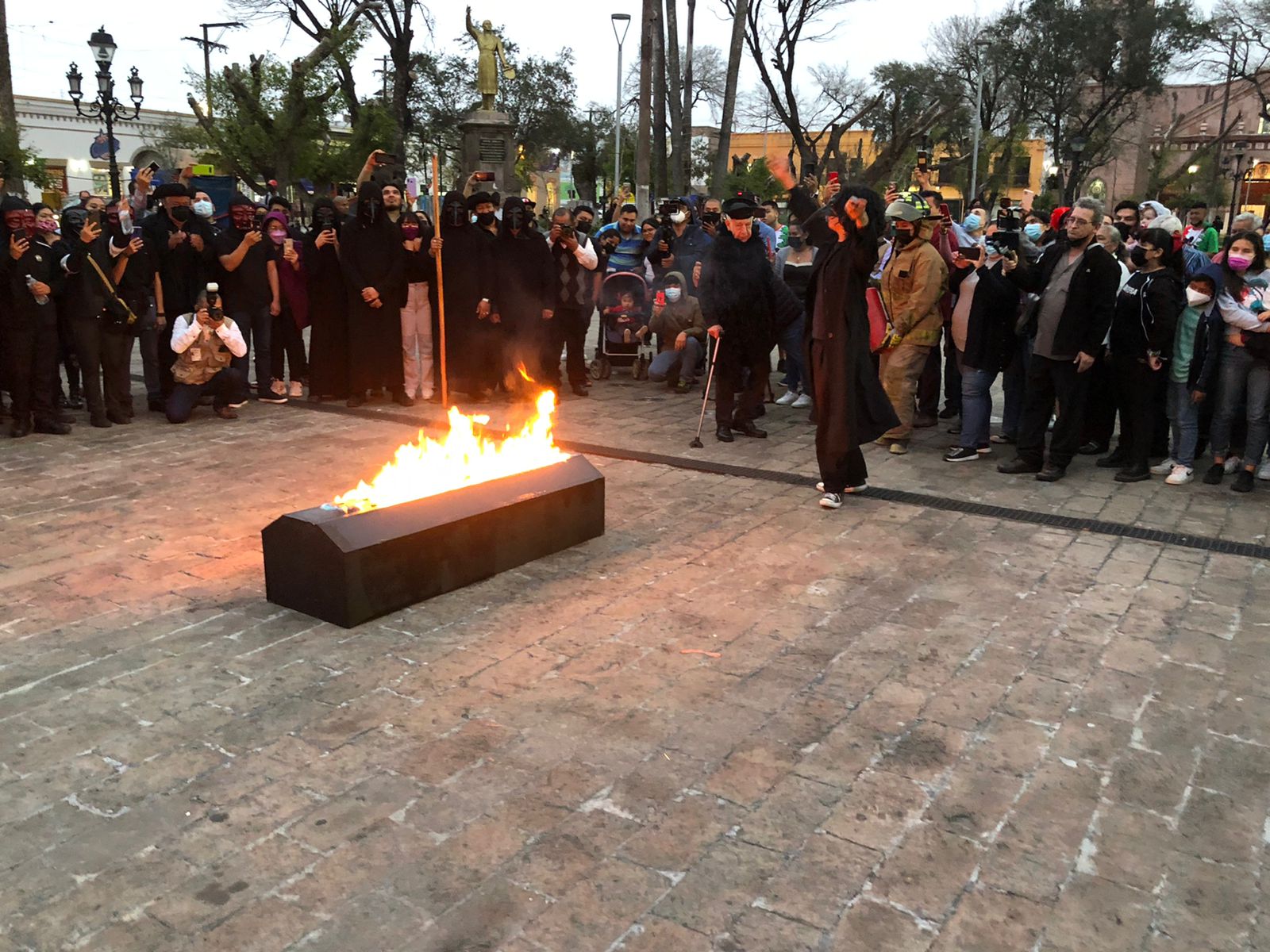 Entierran mal humor y continúan con Fiestas Mexicanas en Matamoros