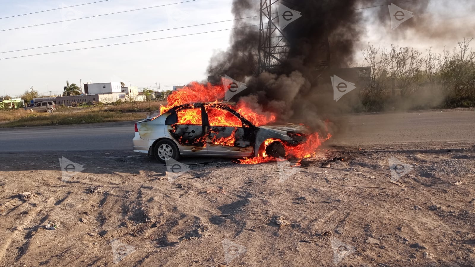 Arde auto en Matamoros