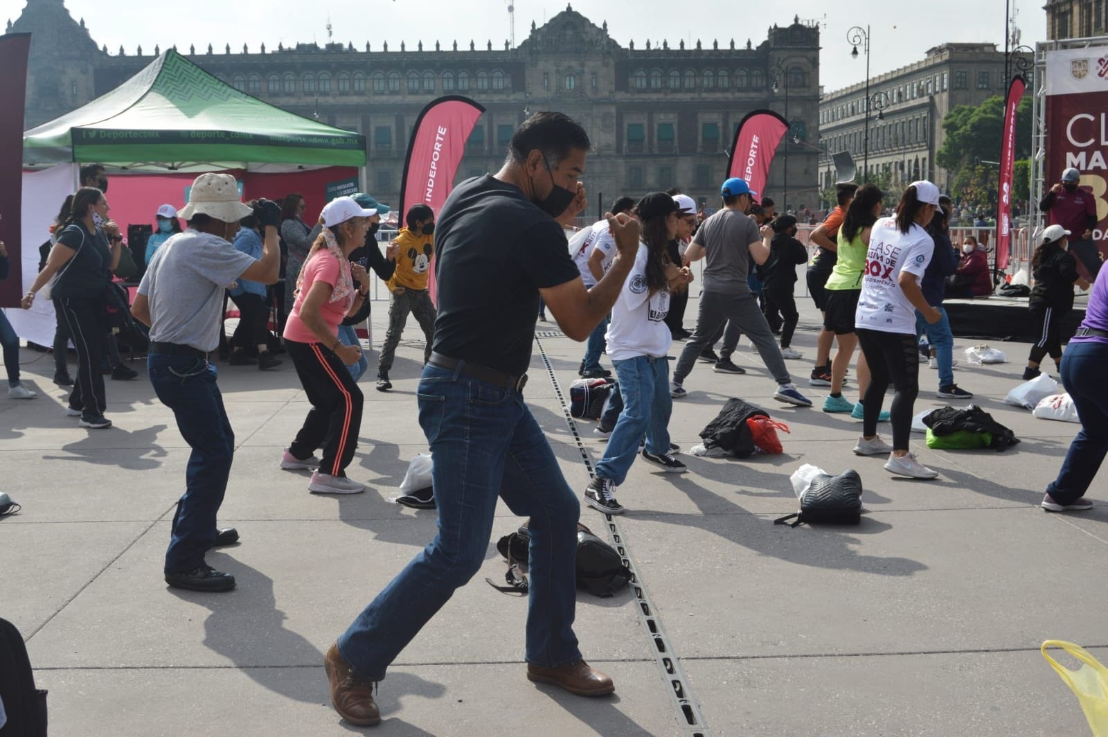 Rompen récord con clase de box