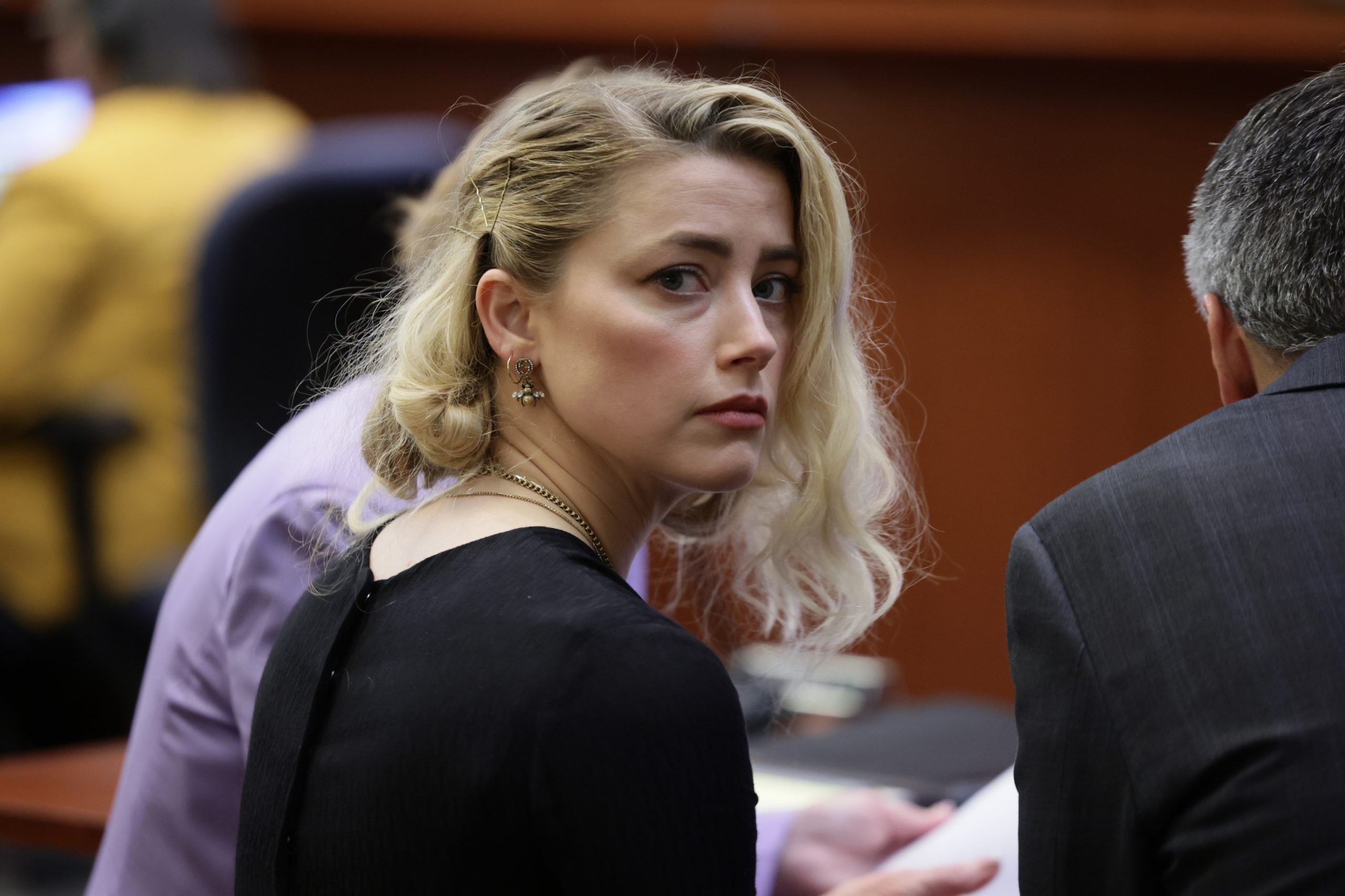 Amber Heard pide anular juicio