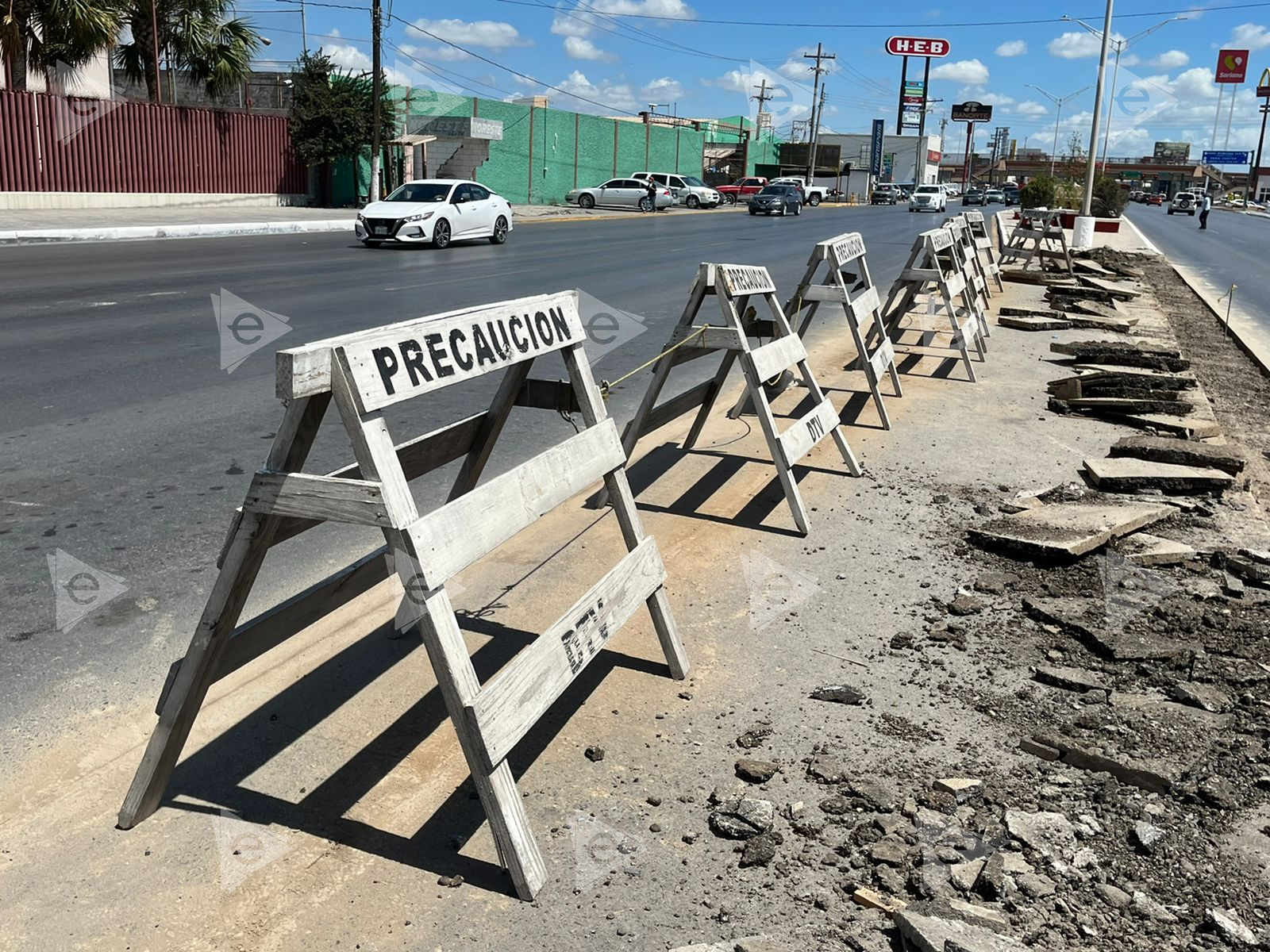 Cierran retorno de la avenida Longoria