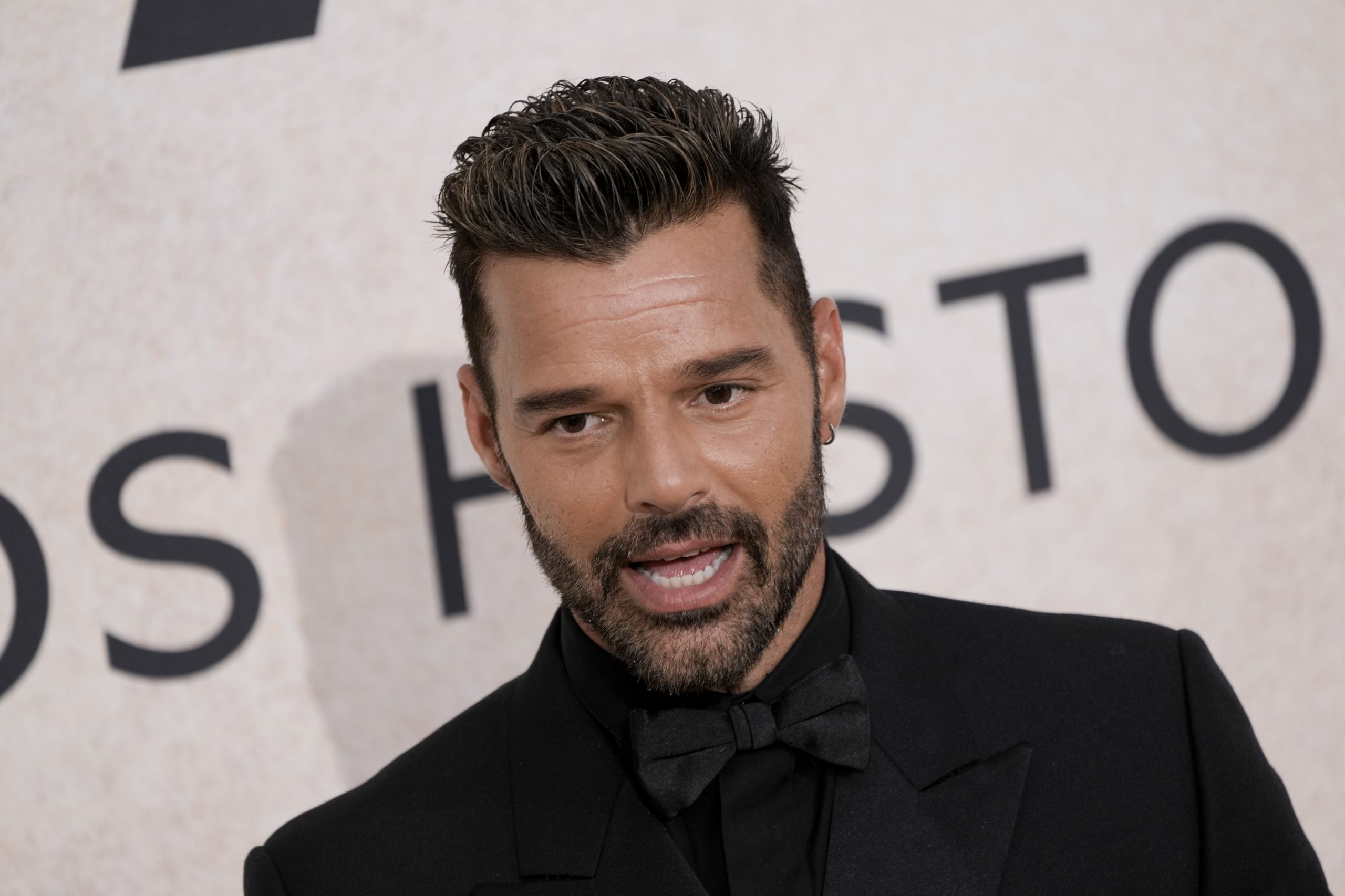 Otra vez demandan a Ricky Martin