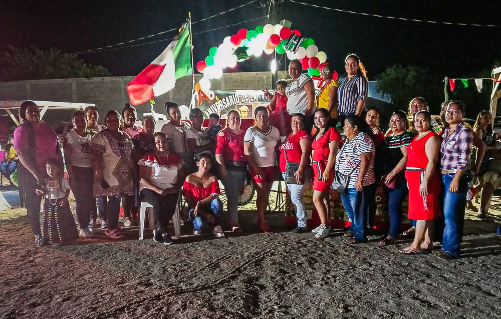 Mujeres emprendedoras del Sector 1 de Higuerillas crean tianguis nocturno 