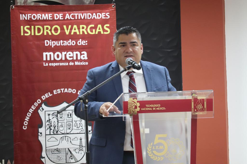 Isidro Vargas rinde su primer informe