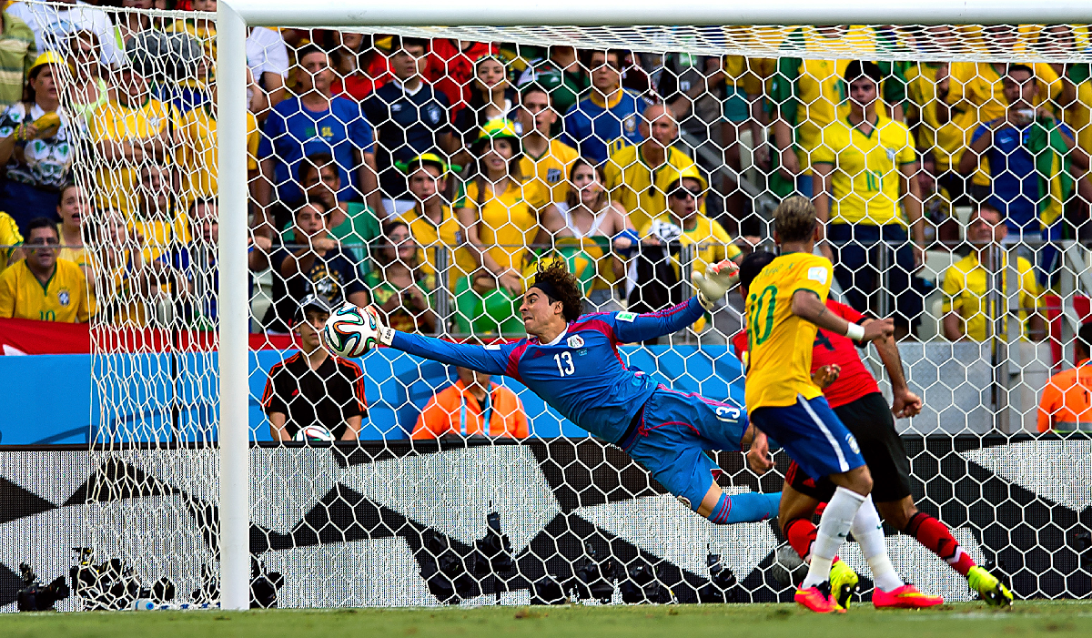 Fifa reconoce a «Memo» Ochoa