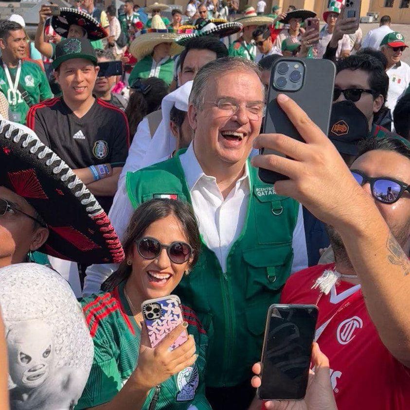 Marcelo Ebrard listo para ver a la selección