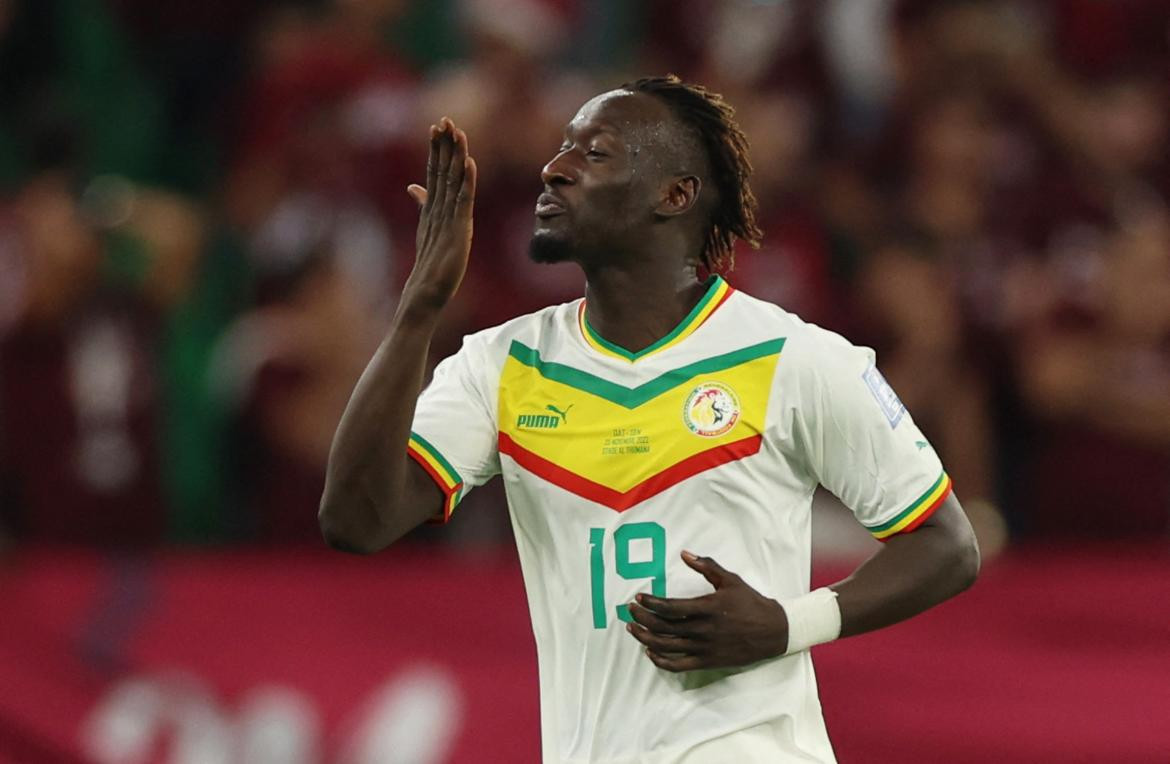 Senegal vence 3 a 1 a Qatar