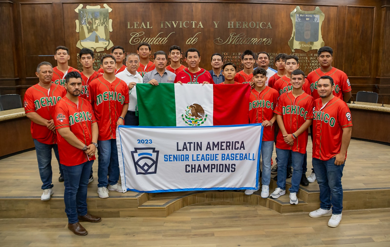 Abandera Alcalde Mario López a campeones que representarán a Latinoamérica en Serie Mundial de beisbol