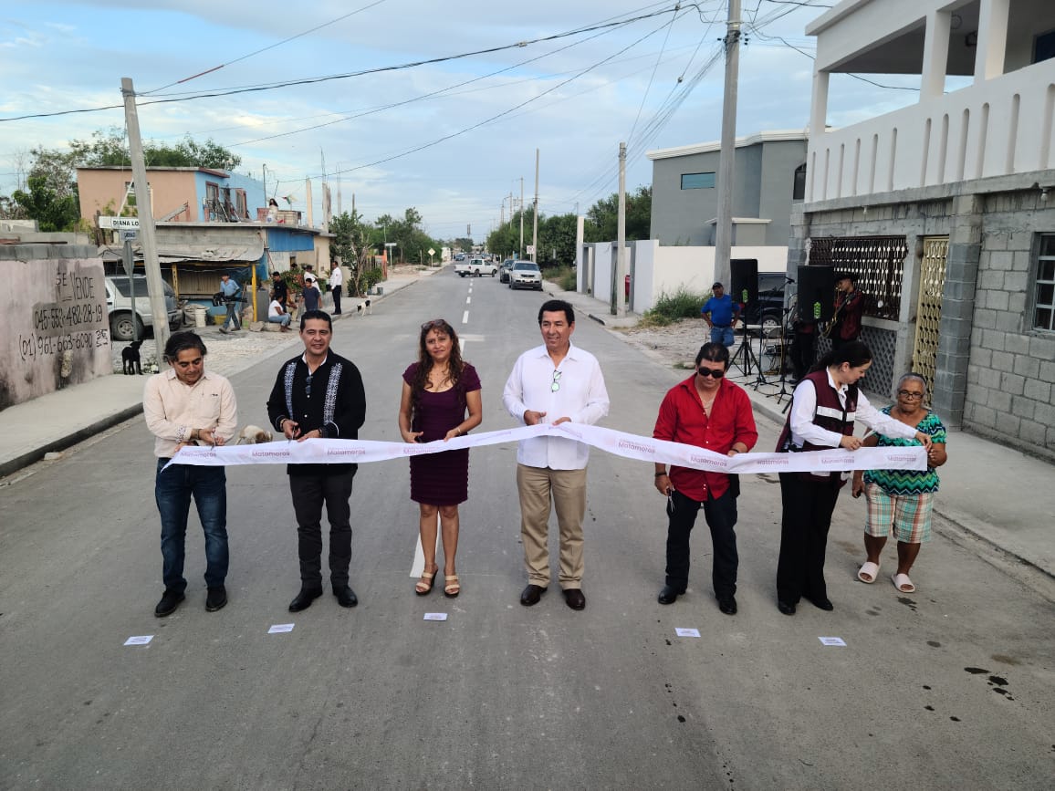 Alcalde Mario López sigue cumpliendo compromisos; entrega nuevas obras de pavimentación