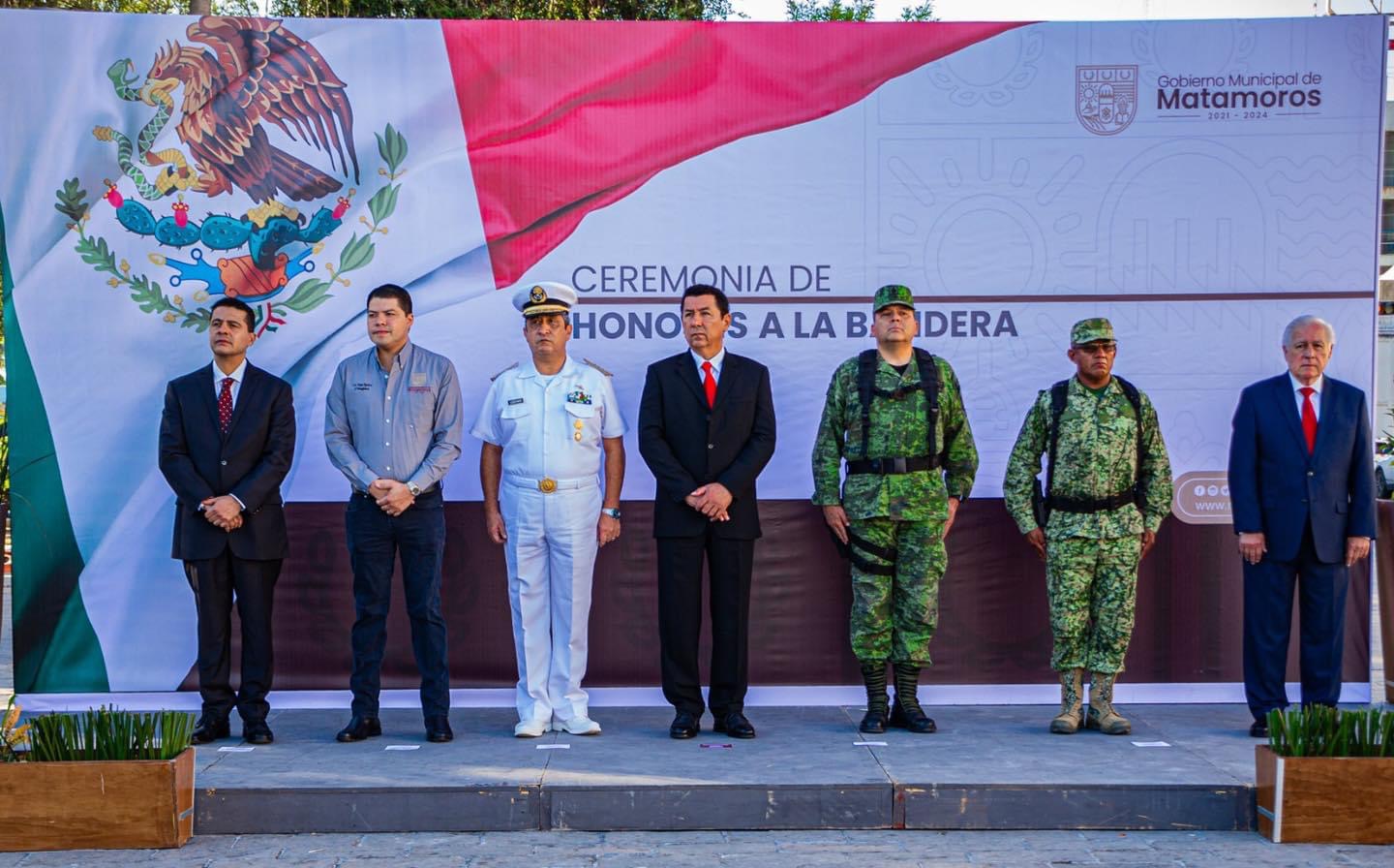 Preside Alcalde Mario López ceremonia de Honores a la Bandera organizada por la Secretaría de Bienestar Social