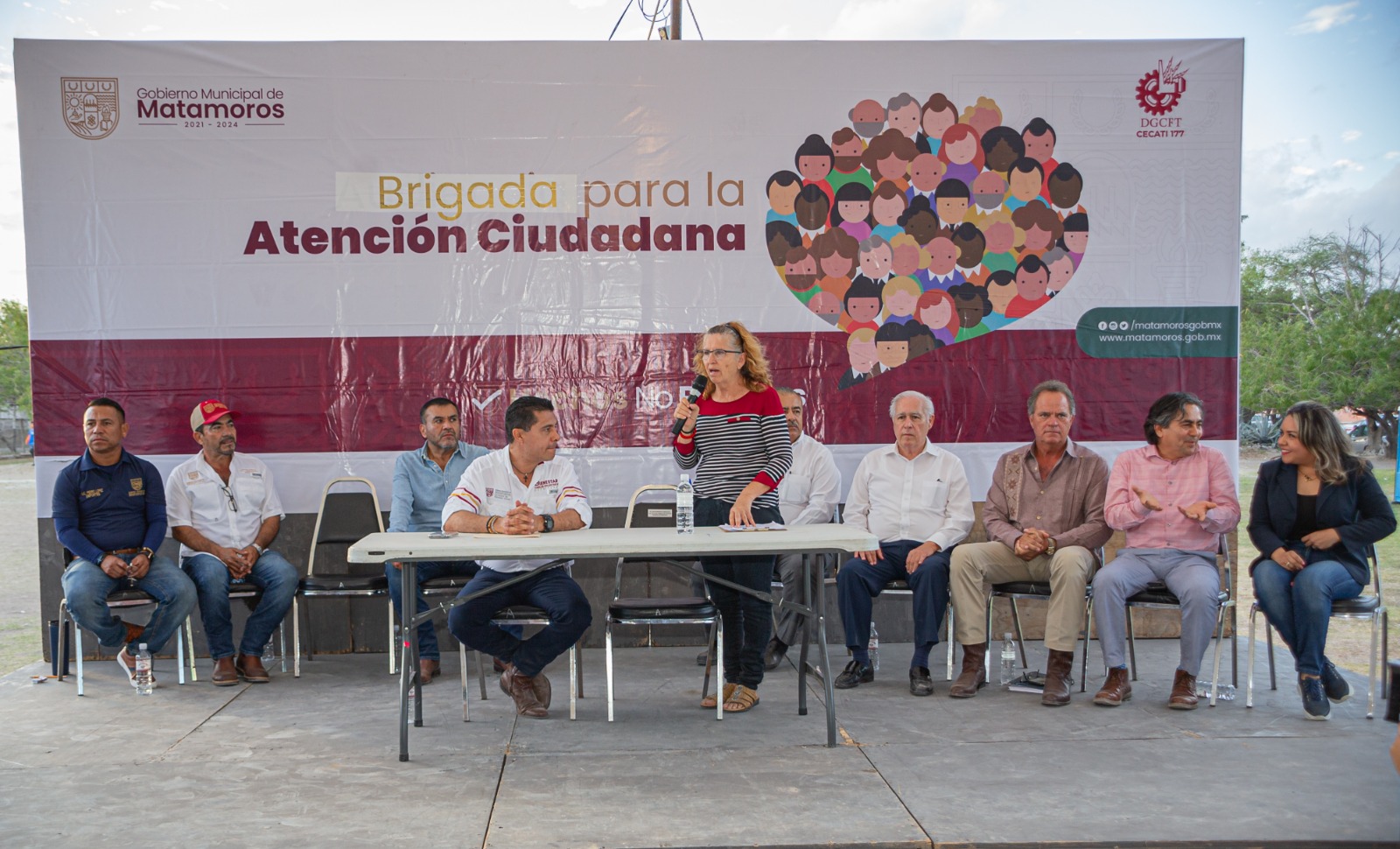 Funcionarios del Gobierno de Matamoros, escuchan y atienden necesidades de población, en brigada asistencial