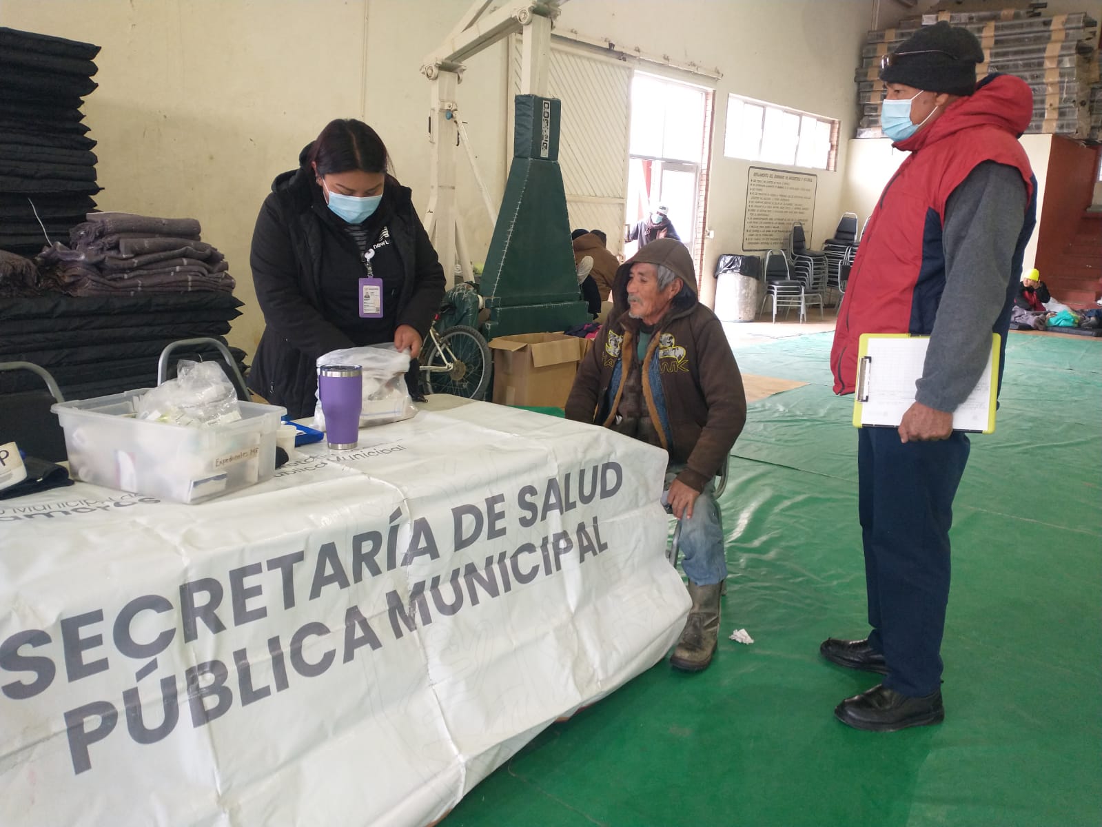 Abre Protección Civil refugio temporal en Alberca Chávez, para proteger del frío a personas en condición de calle