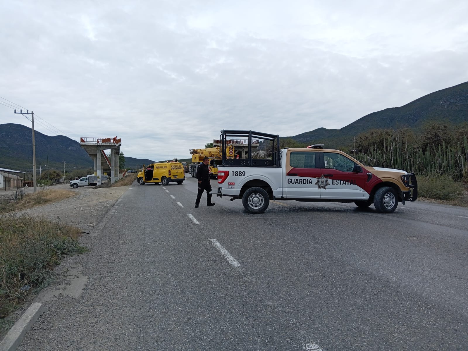 Circulación cerrada en ambos sentidos de Carretera Federal 101 por paso de calderas