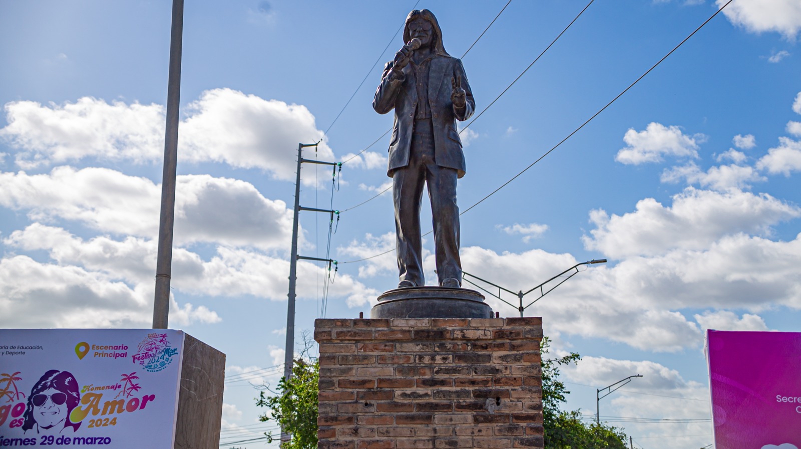 RINDE MATAMOROS HOMENAJE AL IDOLO DE LAS MULTITUDES, RIGO TOVAR, AL CONMEMORARSE EL 78 ANIVERSARIO DE SU NATALICIO