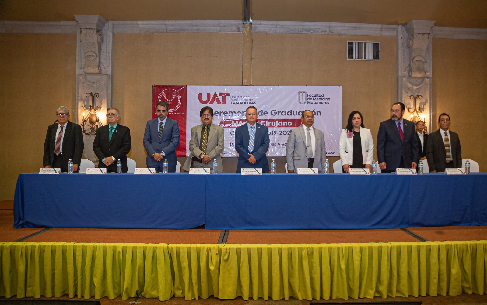 Realiza Facultad de Medicina de la UAT ceremonia de Graduación; asisten autoridades municipales