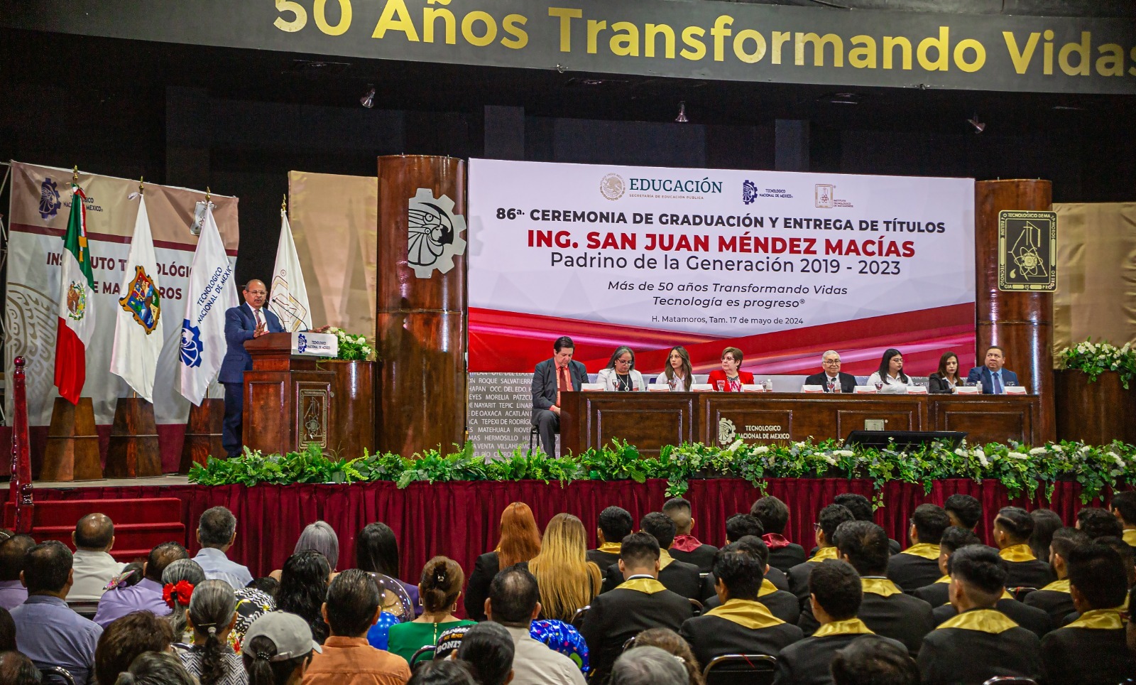 Participan autoridades municipales en ceremonia de Graduación y Entrega de Títulos del ITM