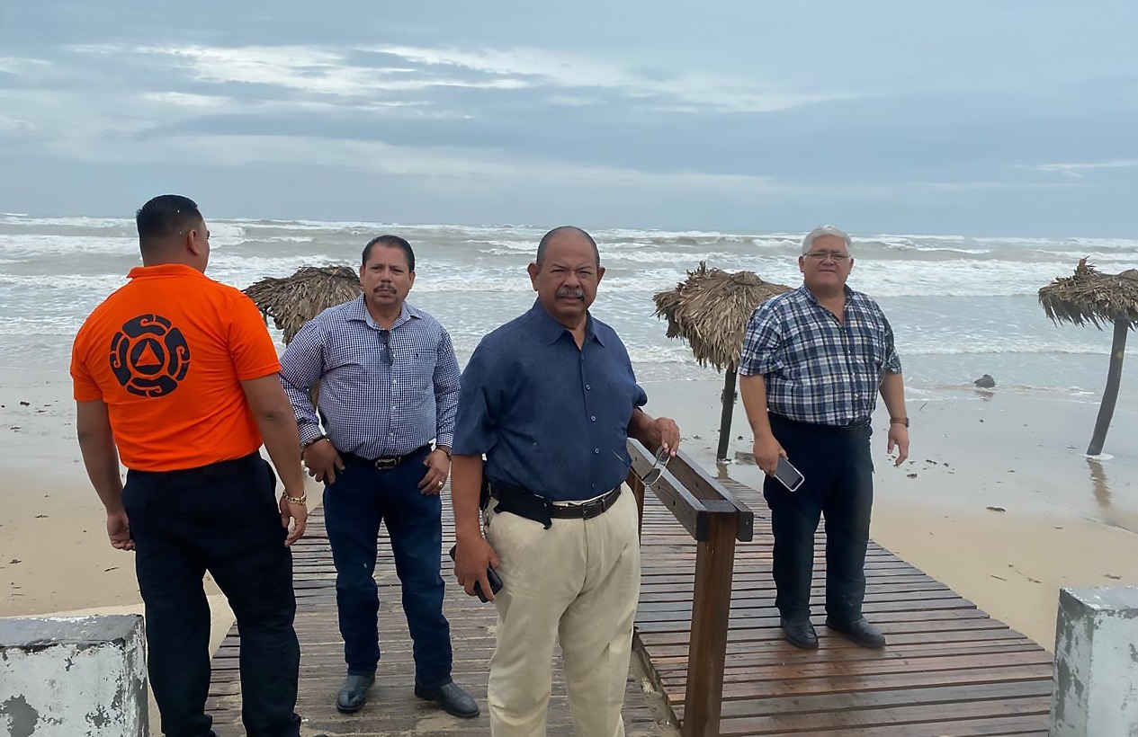 Autoridades municipales exhortan a familias de Playa Bagdad, a enfrentar tormenta en refugios temporales