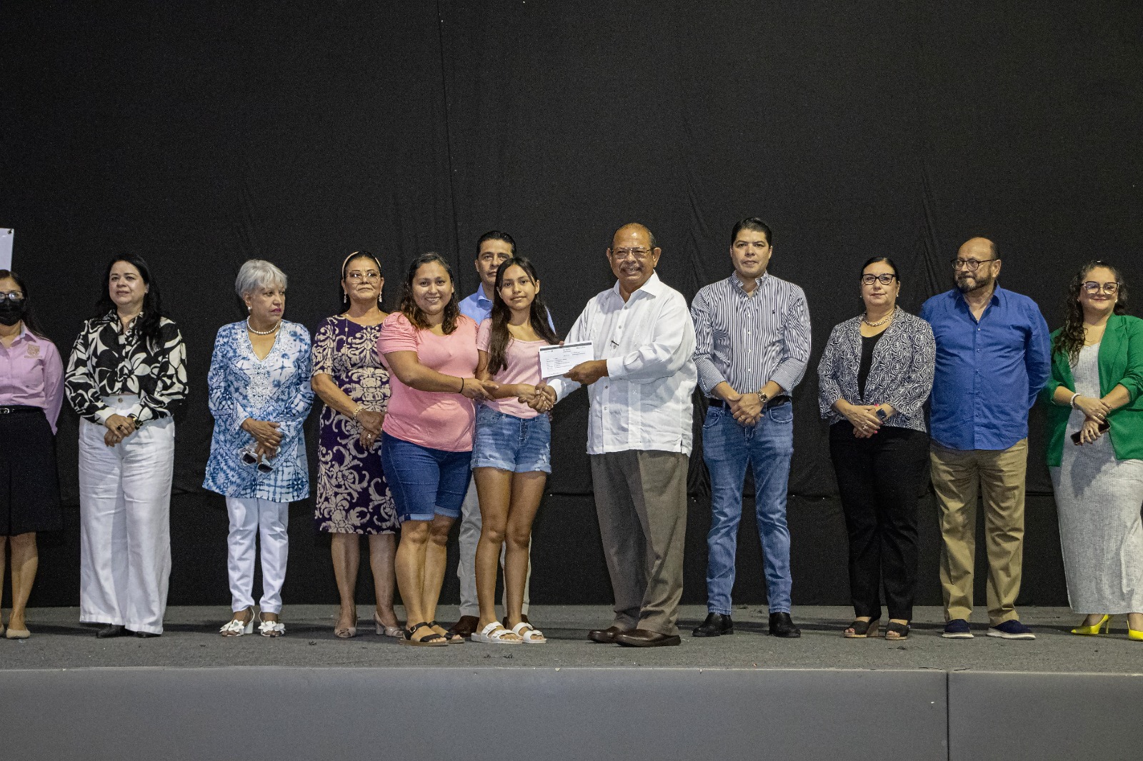 Entrega Gobierno de Matamoros becas del programa “Nadie Atrás, Nadie Fuera 2024”; también otorga apoyos a ejidatarios