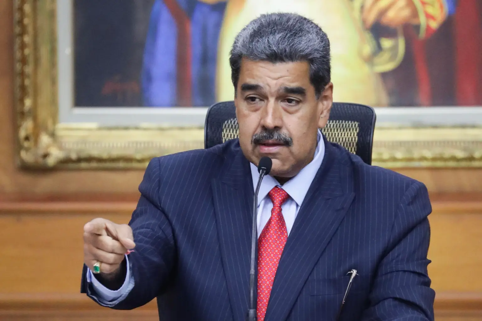 Maduro pide a la Iglesia cristiana fortalecer educación entre niños tras protestas