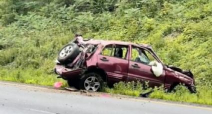 Mujer vuelca camioneta en un ataque de ira