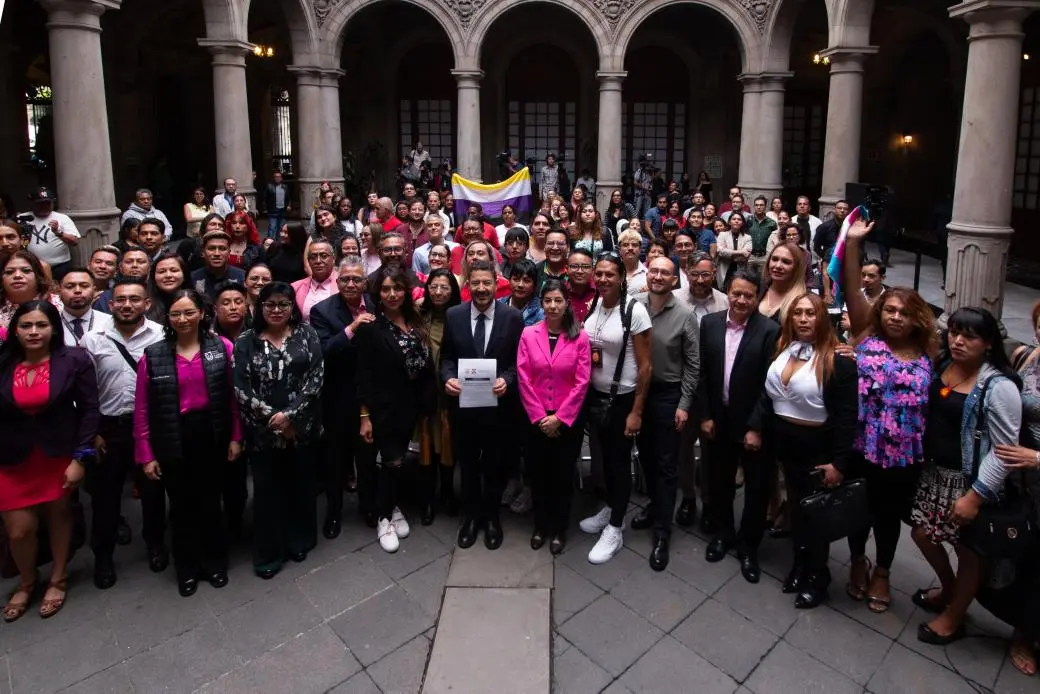 Ciudad de México promulga la ‘Ley Paola Buenrostro’ que tipifica el transfeminicidio