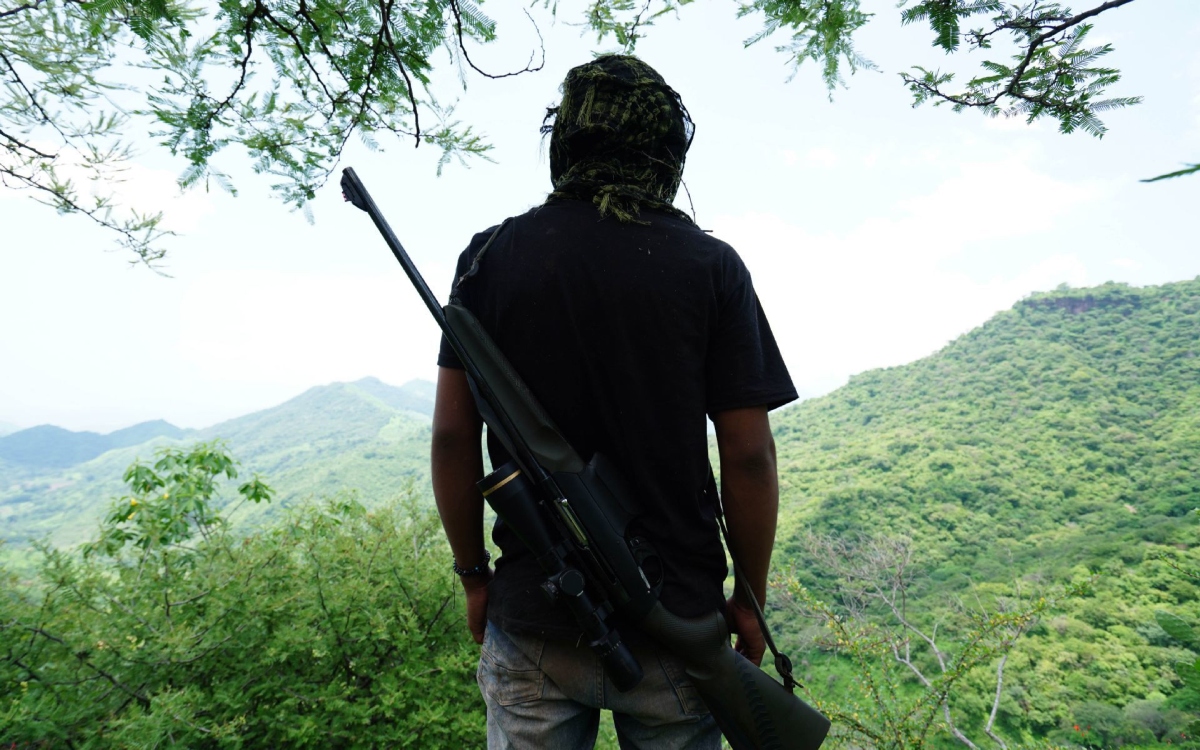 Indígenas purépechas se levantan en armas contra el narco en Michoacán