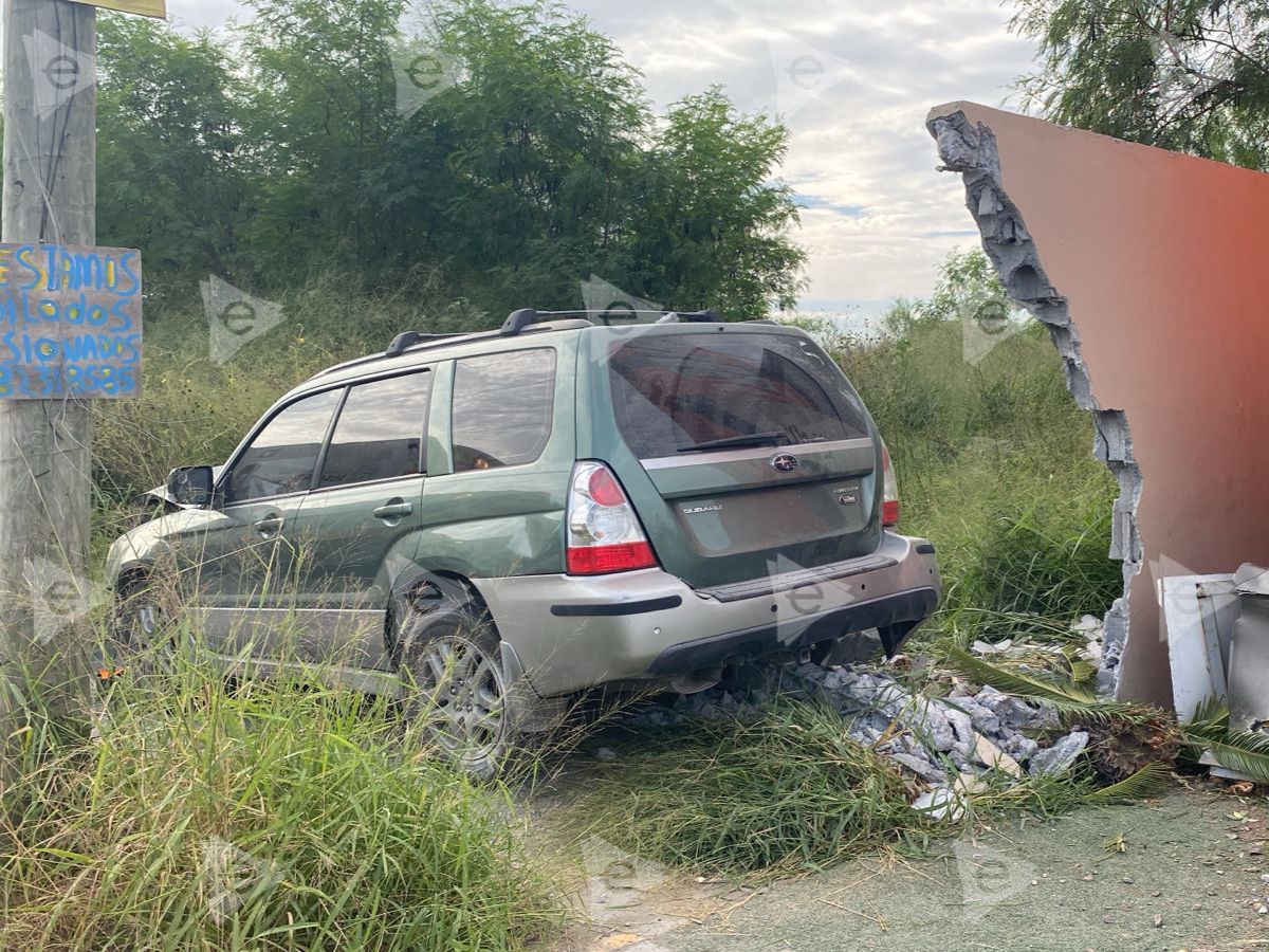 Mujer provoca fuerte choque