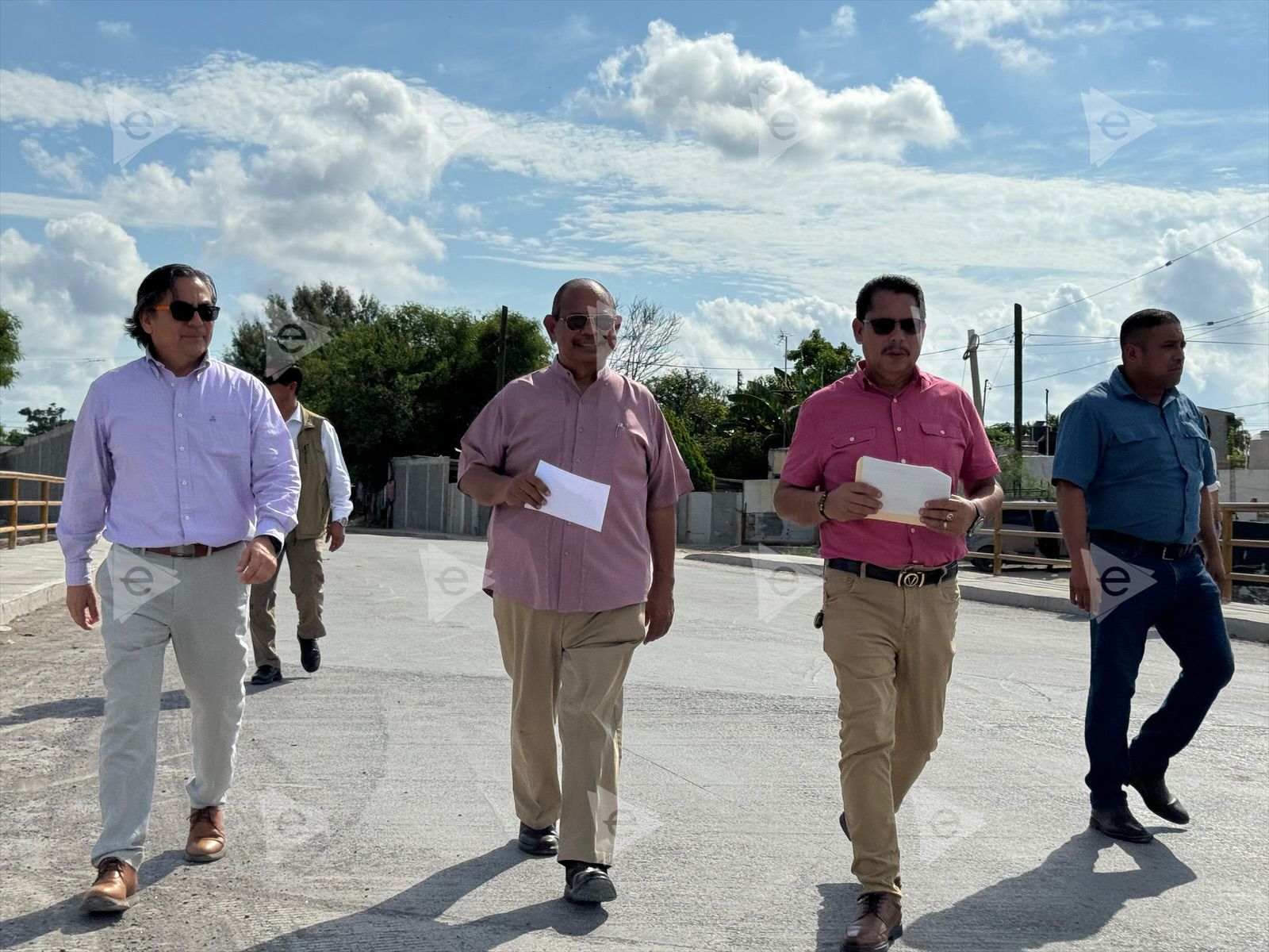 Terminan puente en San Miguel; supervisan más obras