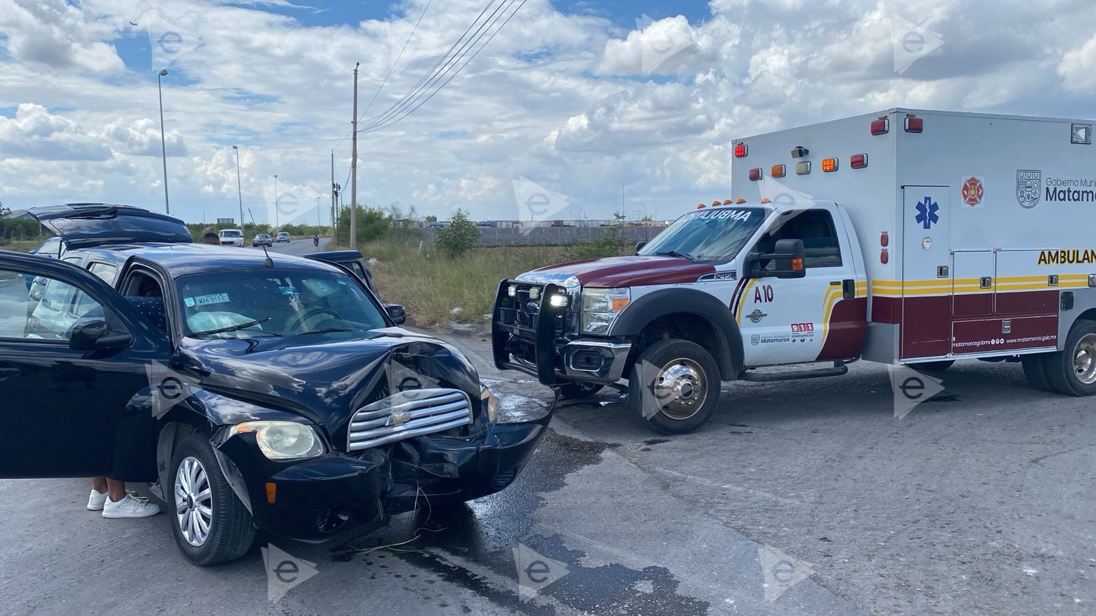 Mujer sale lesionada en choque 