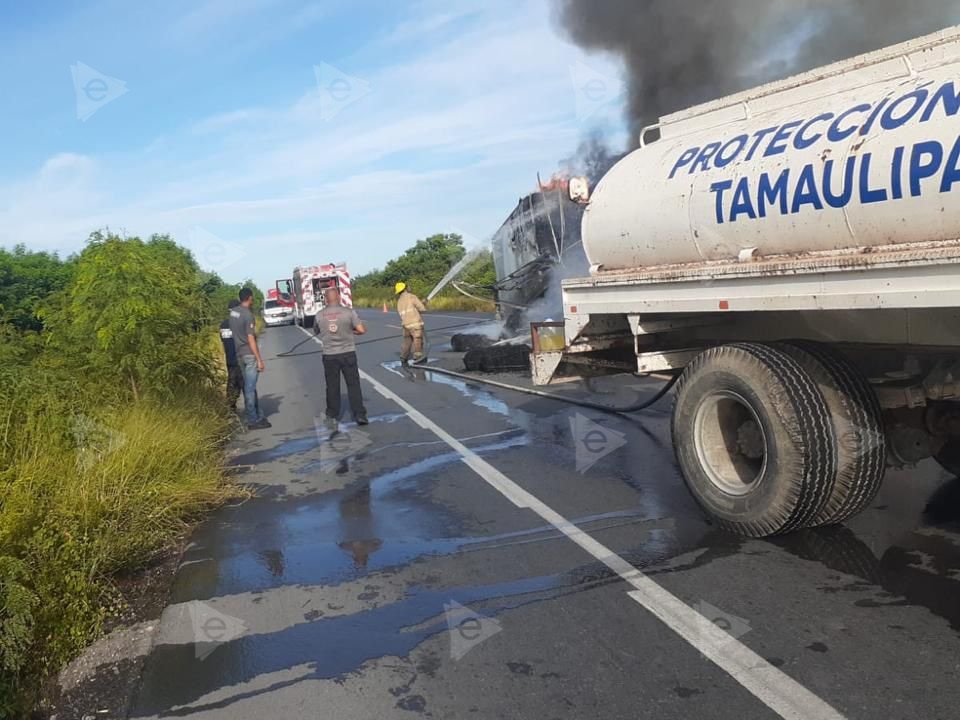 Arde caja de tráiler en San Fernando 