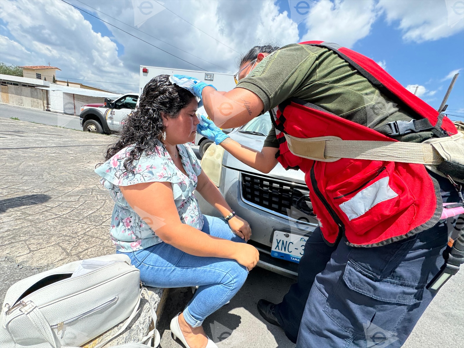 Mujer sale herida en choque