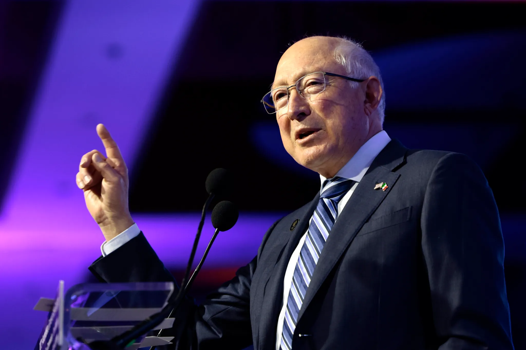 Ken Salazar llama a AMLO y Morena a abrir el diálogo sobre la reforma electoral: “No peleemos”