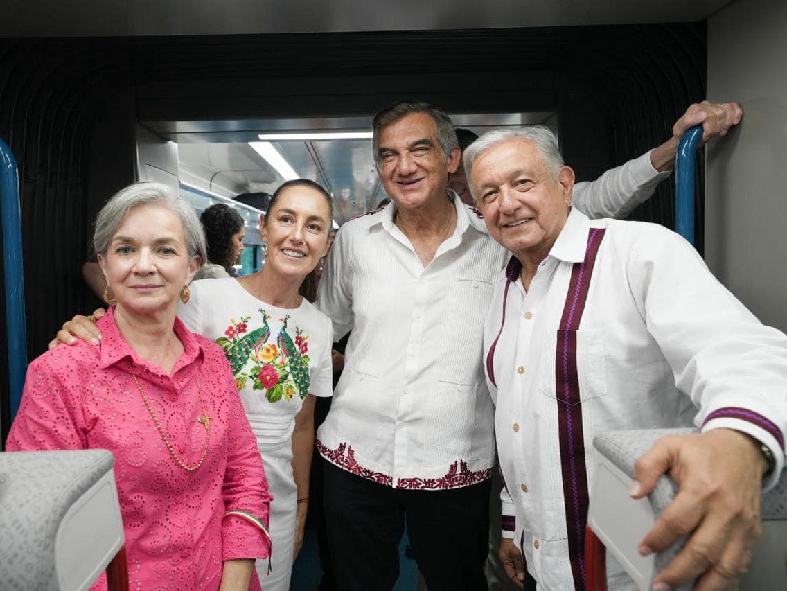 Acompaña AVA a AMLO en viaja en tren Maya 