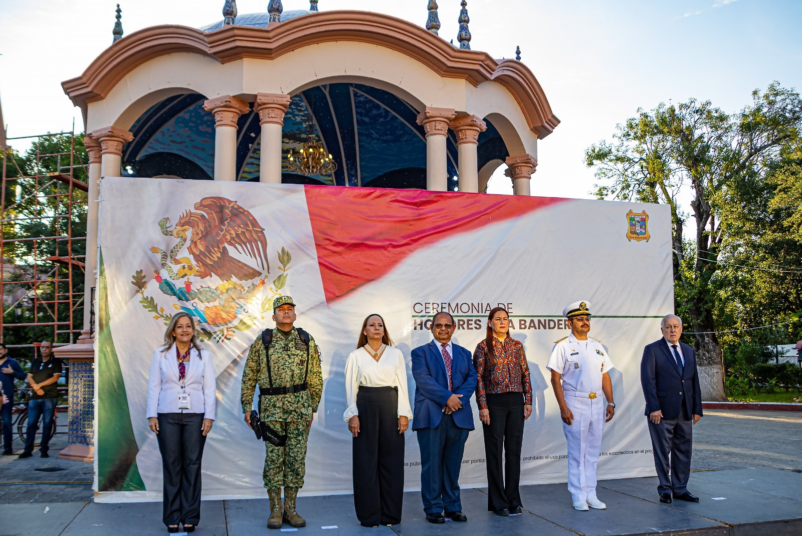 Encabeza Alcalde Dr. Rubén Sauceda ceremonia de honores organizada por el Sistema DIF-Matamoros