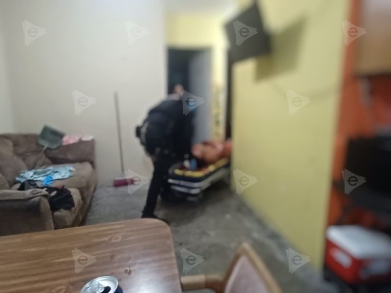 Se ahorca hombre luego de apuñalar a su pareja