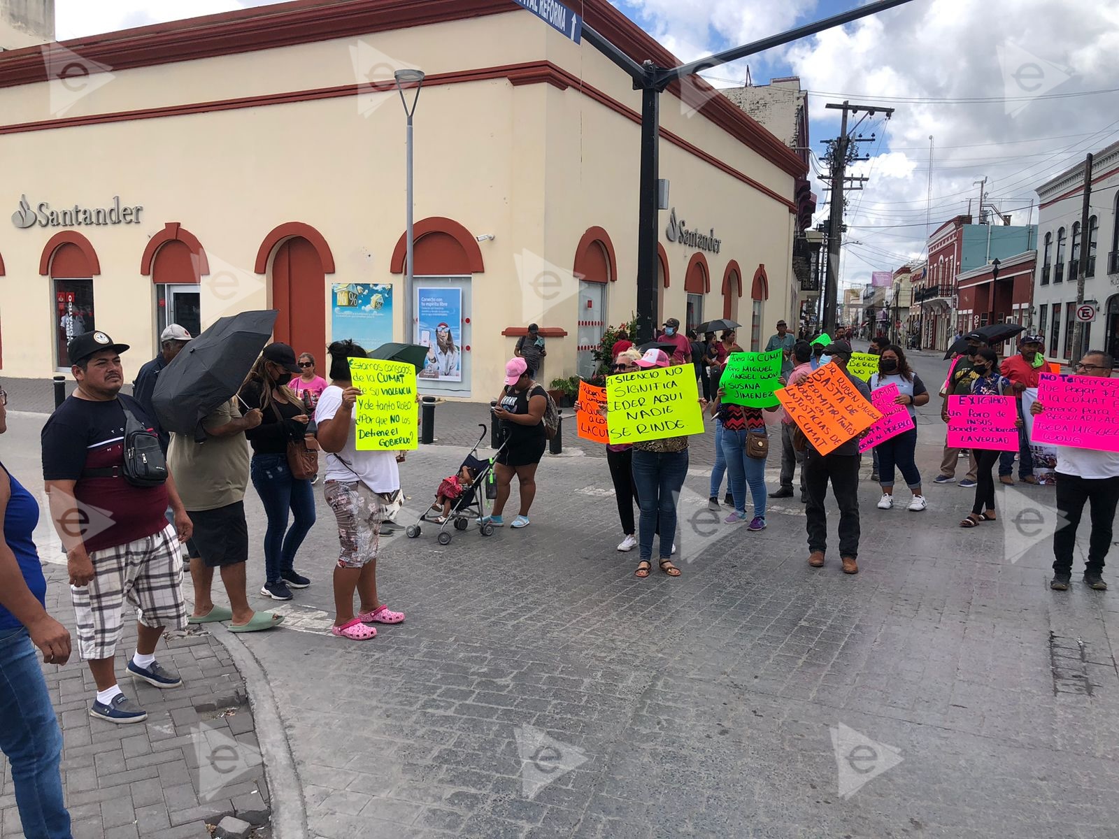 “Invasores” protestan y cierran calles