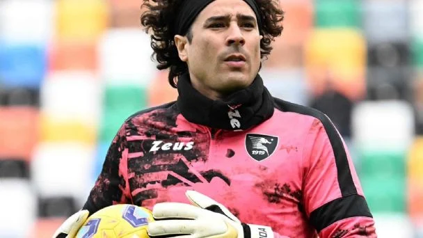 Guillermo Ochoa jugará en el AVS portugués