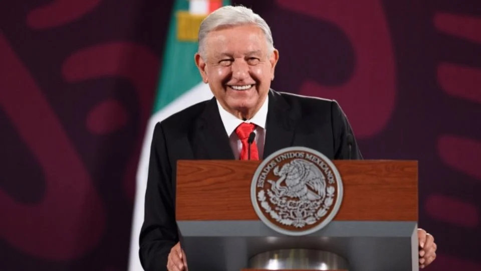 Rifa, música y tamaliza: AMLO anuncia cómo será su última mañanera