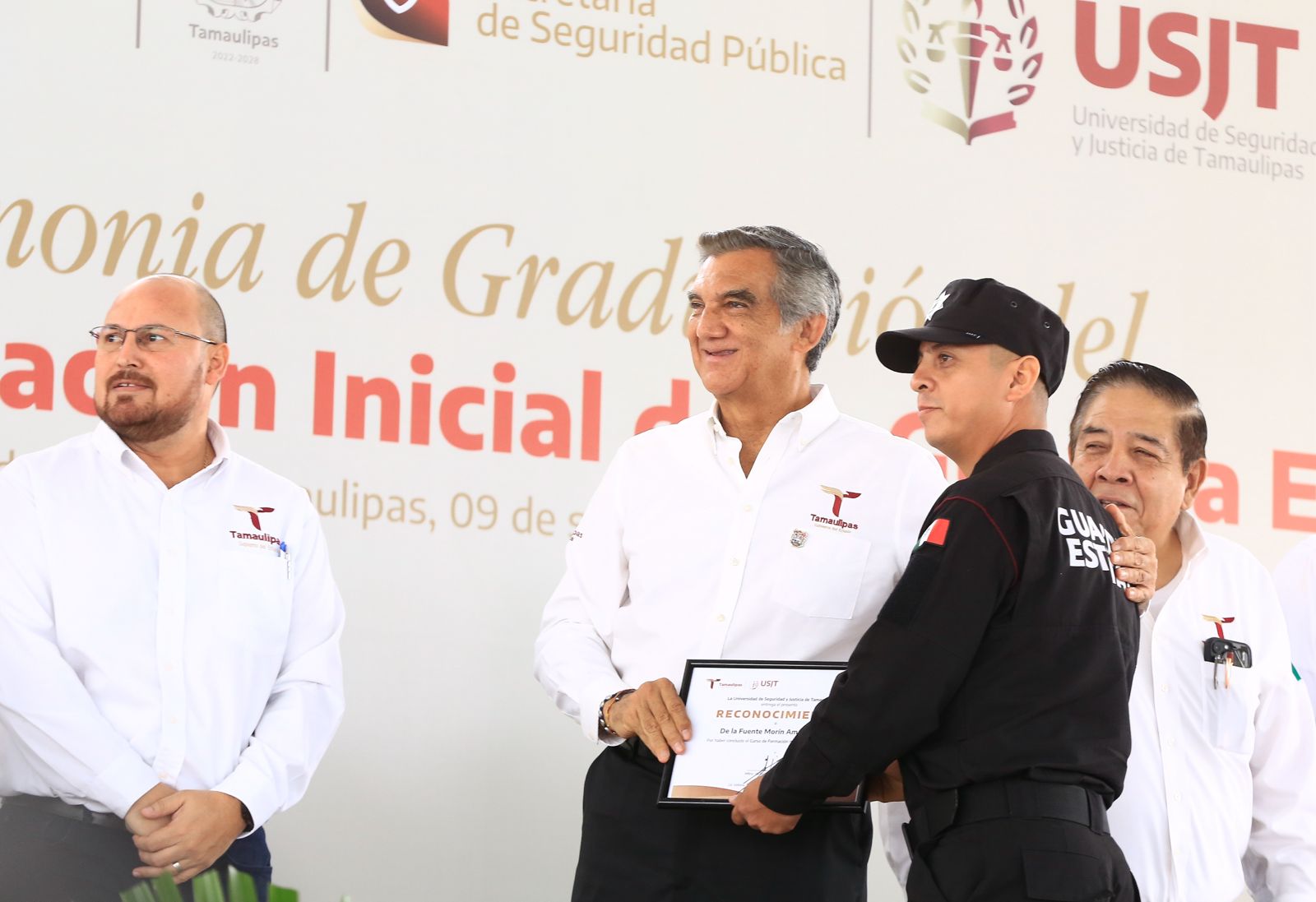 Preside gobernador ceremonia de graduación de cadetes que se incorporan a la Guardia Estatal