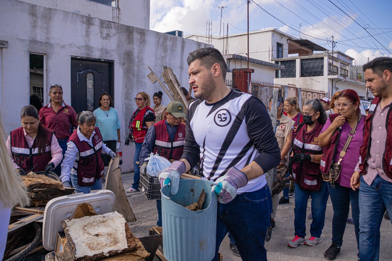 Alcalde Alberto Granados regresa a Vista del Sol con programa de «Descacharrización para el Bienestar»