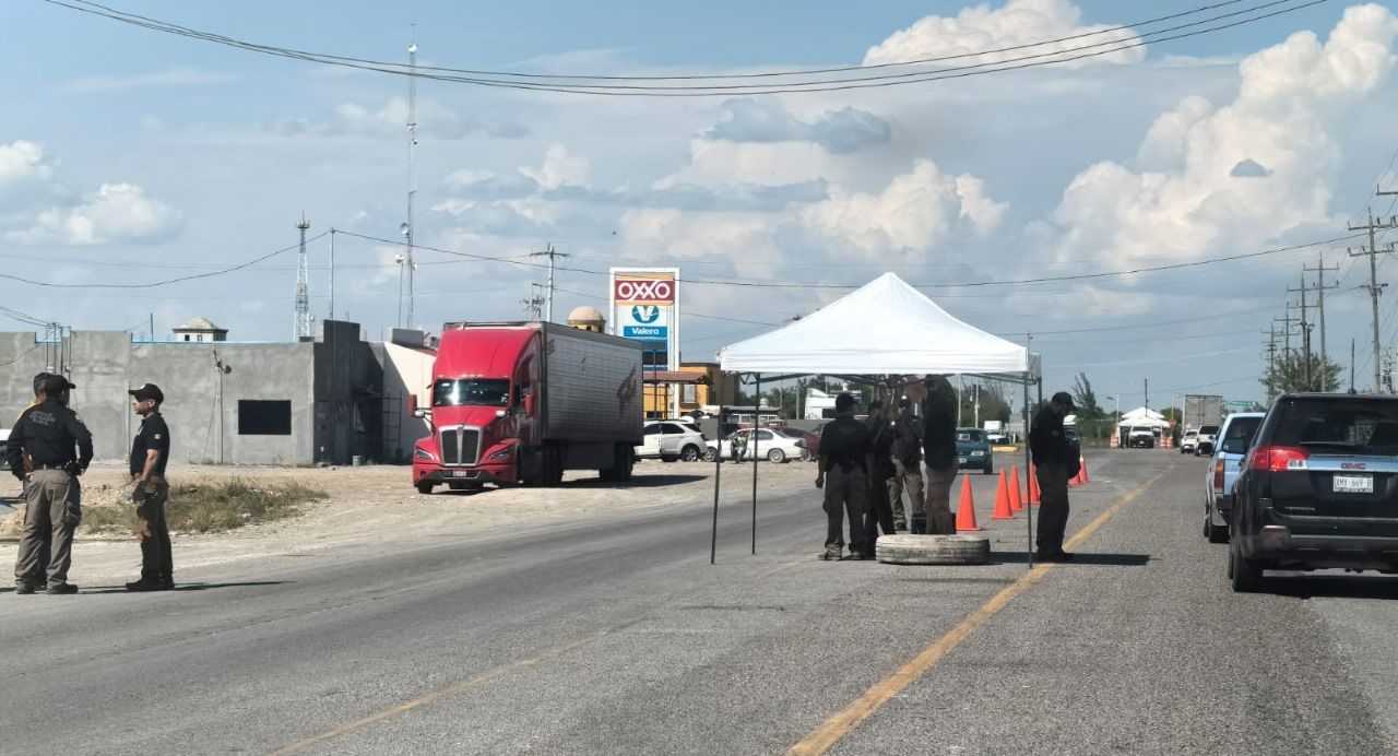 Instalan Retén Elementos de la Fiscalía General de la República en San Fernando, Tamaulipas