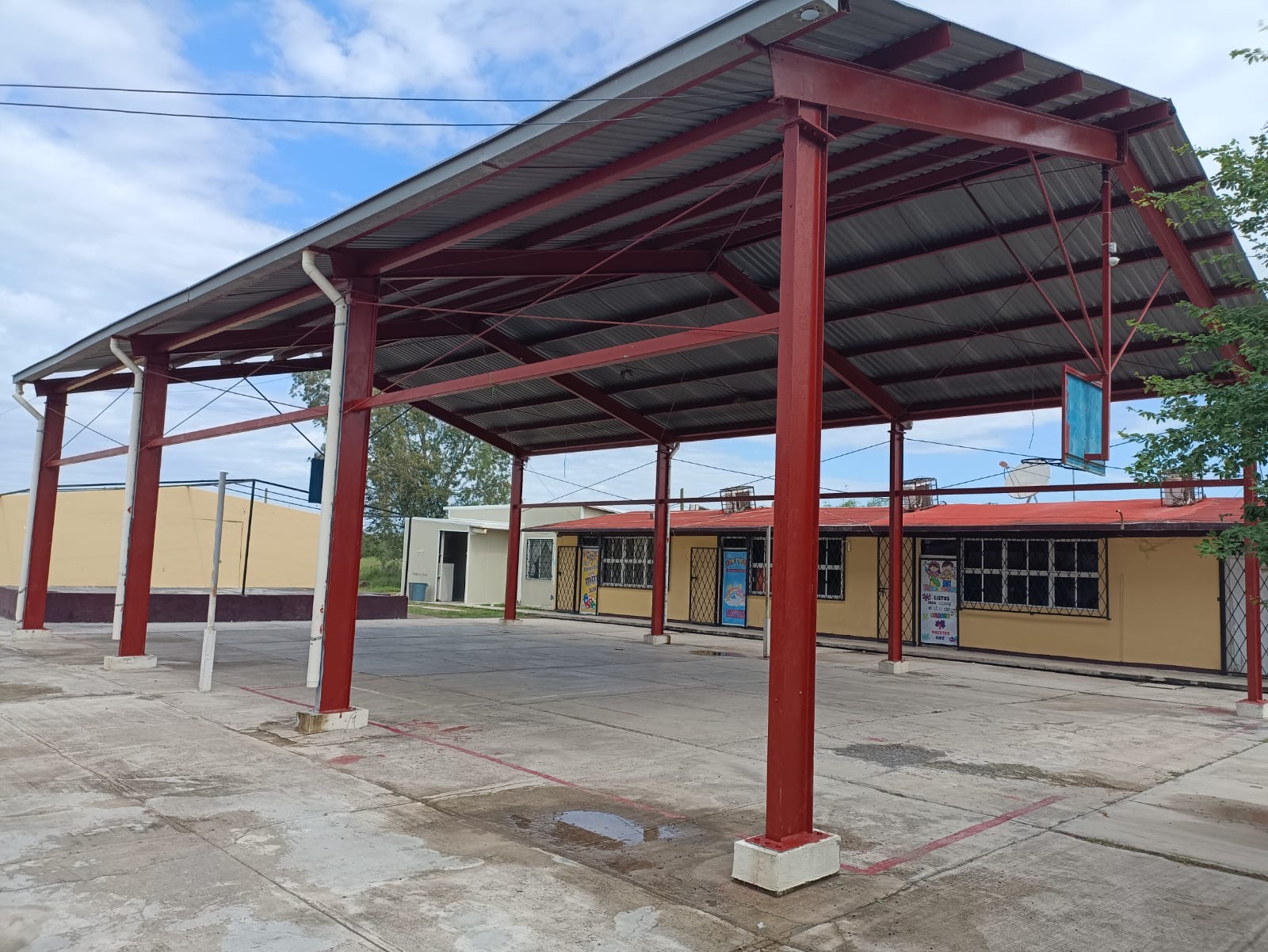 Revisan edificios y escuelas