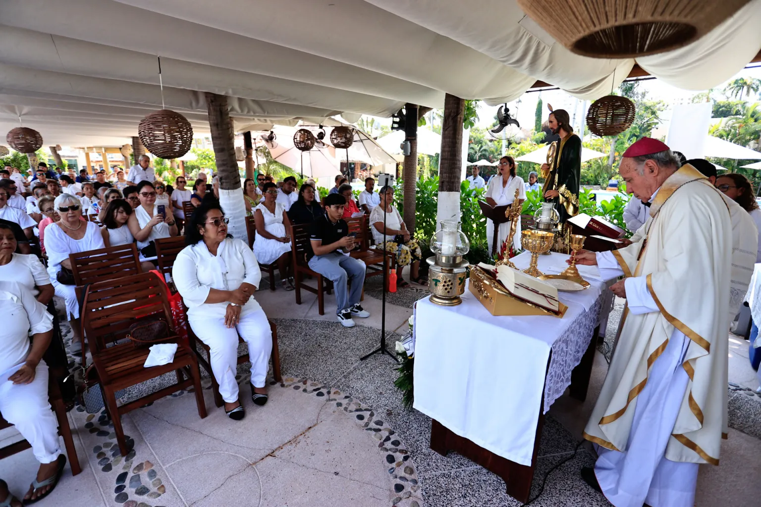 Familias conmemoran pérdidas en Acapulco a un año del huracán “Otis”