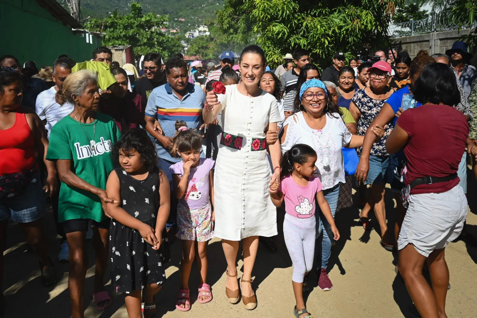 Sheinbaum da por terminada emergencia por “John”; inicia recuperación en Guerrero y Oaxaca