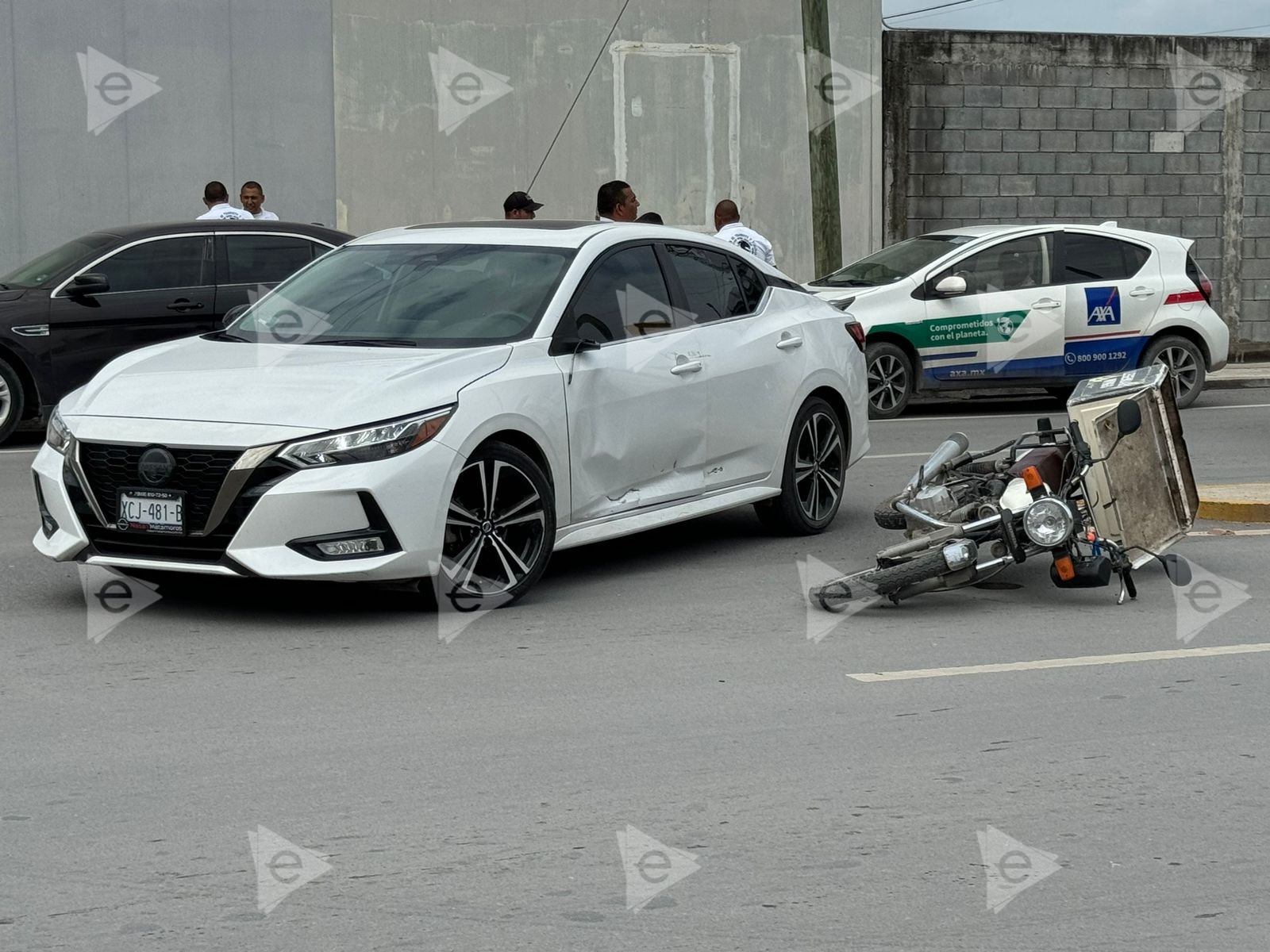 Chocan a otro motociclista