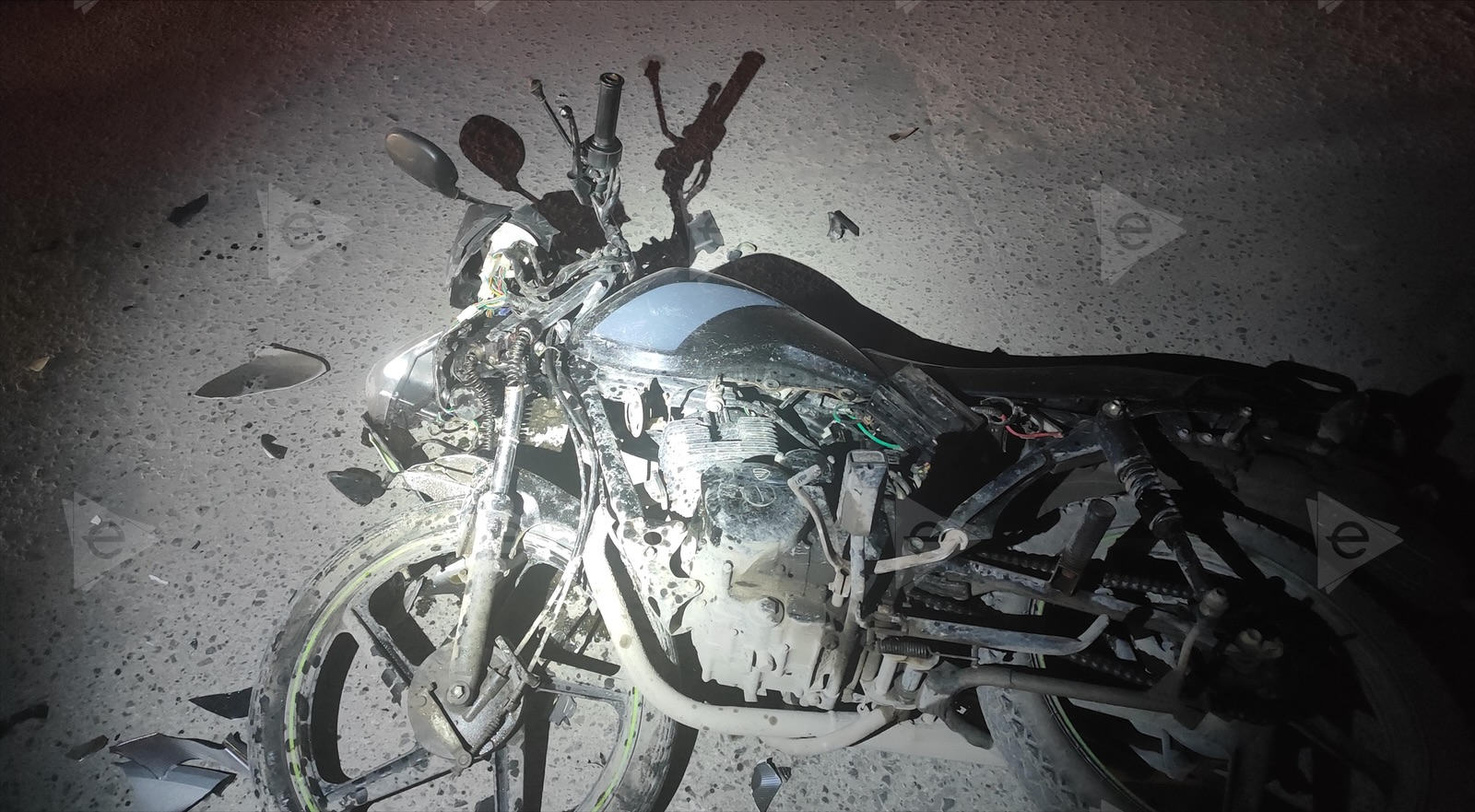 Motociclista queda grave tras fuerte choque 