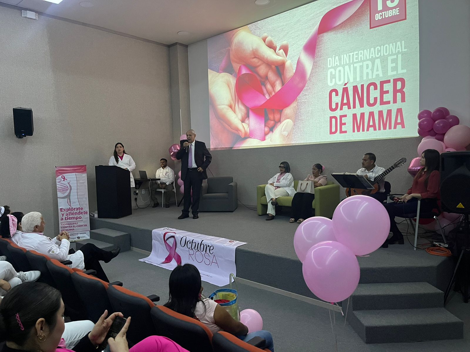 Concientizan sobre cáncer de mama