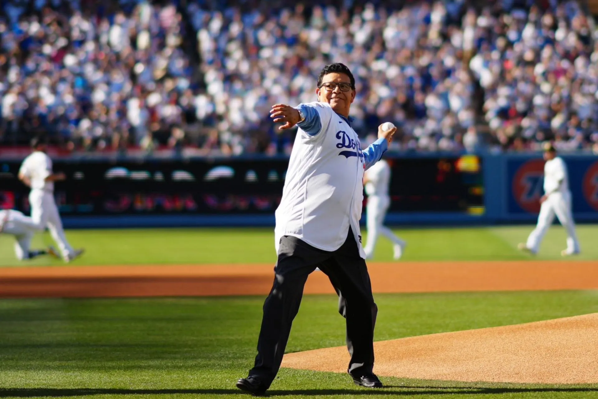 MLB alista homenaje a Fernando Valenzuela en la Serie Mundial 2024