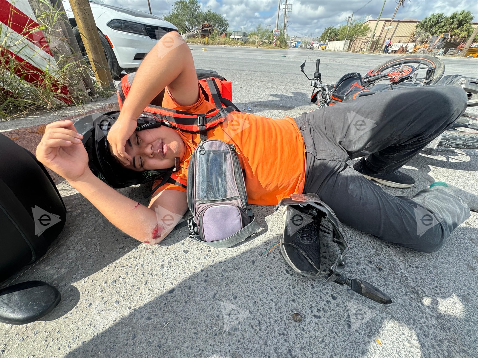 Lesionan a joven tras choque 